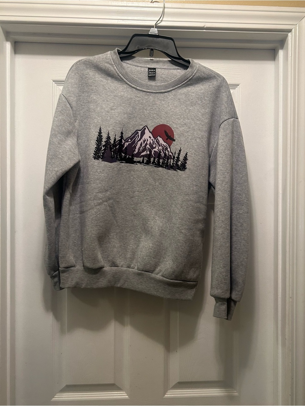 SHEIN Gray Crewneck Sweatshirt with Mountain Graphic